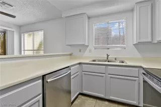 Photo #2: 2786411 Listing