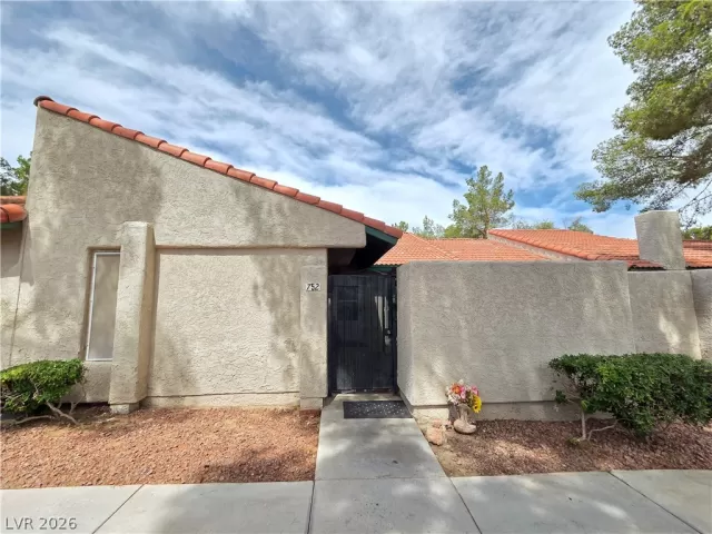 MLS: 2786450 Condo For Sale