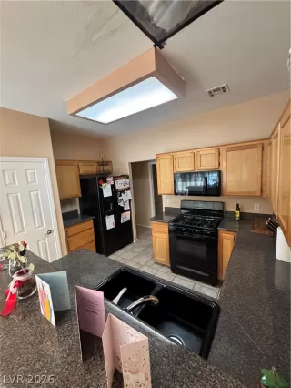 Photo #3: 2786490 Listing