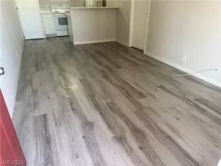 Photo #2: 2786504 Listing