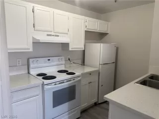 Photo #4: 2786504 Listing