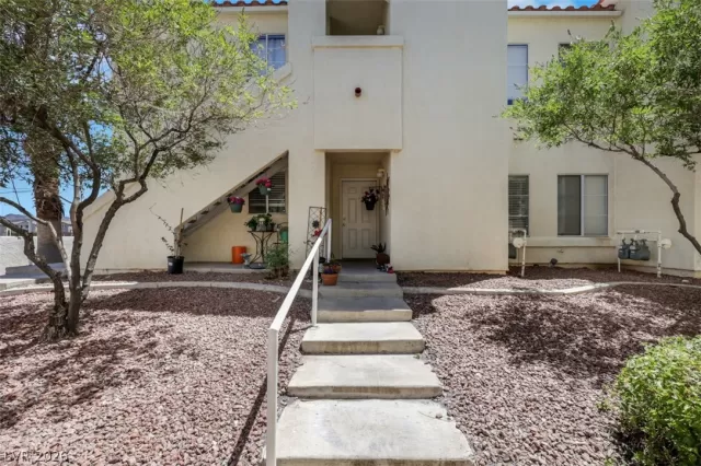 MLS: 2786507 Condo For Sale