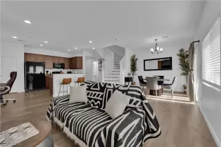 Photo #3: 2786611 Listing