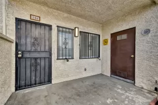 Photo #5: 2786625 Listing