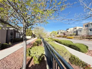 Photo #1: 2786642 Listing