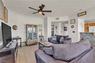 Photo #4: 2786674 Listing