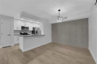 Photo #3: 2786703 Listing