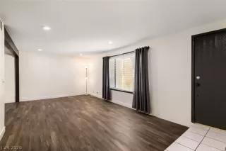 Photo #2: 2786704 Listing