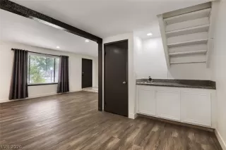 Photo #6: 2786704 Listing
