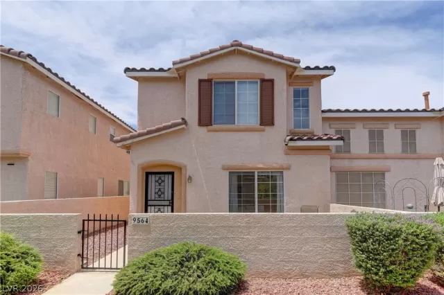 MLS: 2786711 Condo For Sale