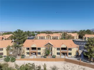 Photo #3: 2786719 Listing
