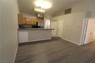 Photo #3: 2786762 Listing