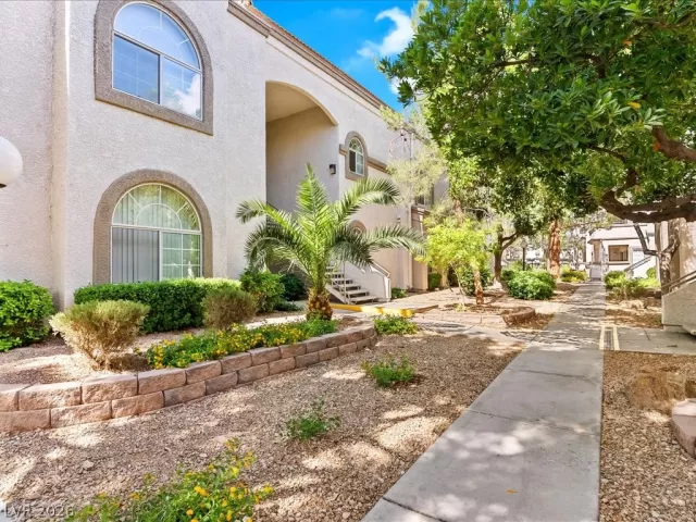 MLS: 2786779 Condo For Sale