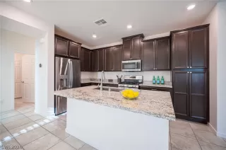 Photo #1: 2786924 Listing