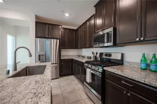 Photo #2: 2786924 Listing