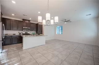Photo #4: 2786924 Listing