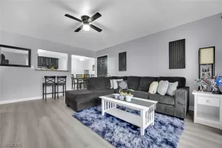 Photo #3: 2786958 Listing