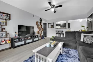 Photo #4: 2786958 Listing
