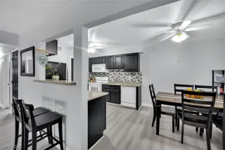 Photo #5: 2786958 Listing