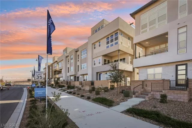 MLS: 2786976 Condo For Sale