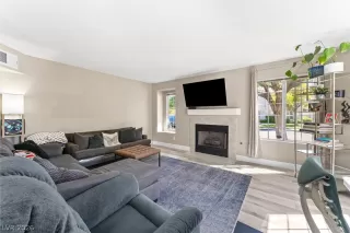 Photo #2: 2787029 Listing