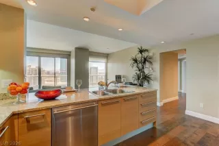 Photo #6: 2787092 Listing