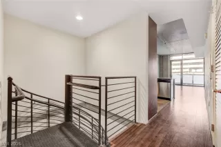 Photo #5: 2787107 Listing