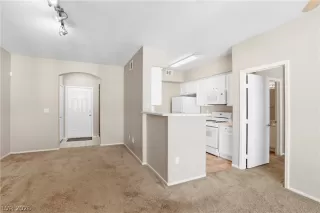 Photo #3: 2787150 Listing