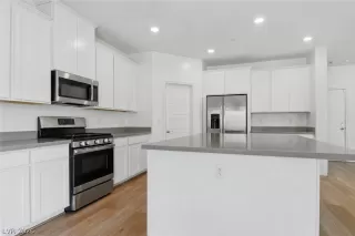 Photo #3: 2787170 Listing 