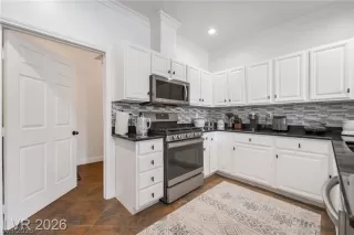 Photo #5: 2787206 Listing