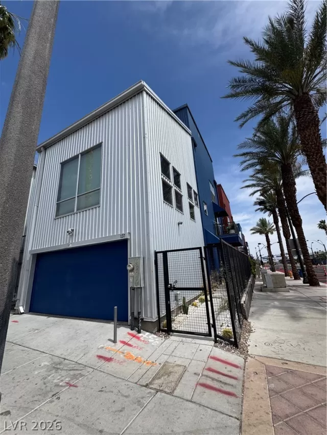 MLS: 2787243 Condo For Sale