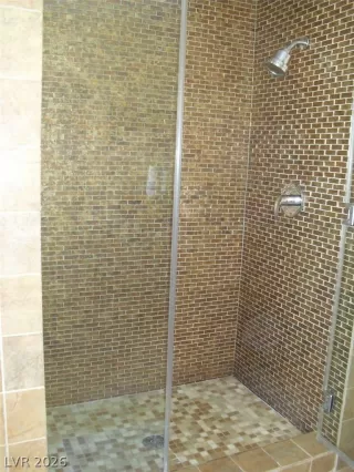 Photo #4: 2787286 Listing