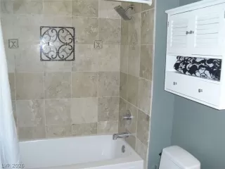 Photo #6: 2787286 Listing