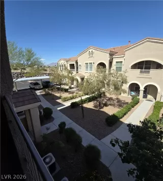 Photo #3: 2787357 Listing