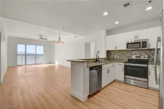 Photo #2: 2787405 Listing