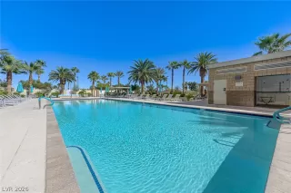 Photo #4: 2787405 Listing