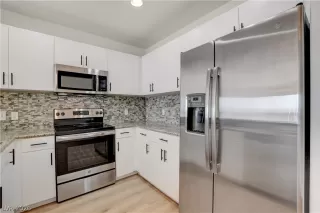 Photo #6: 2787405 Listing