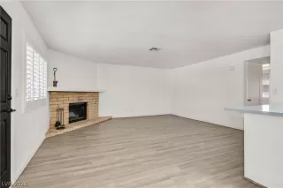Photo #4: 2787444 Listing