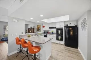 Photo #3: 2787462 Listing 