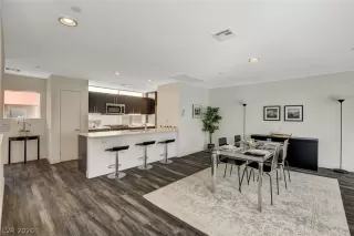 Photo #3: 2787522 Listing