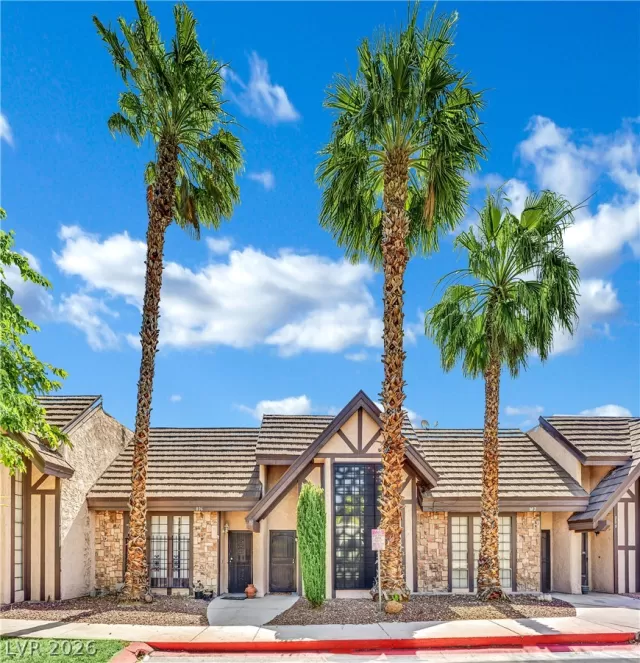 MLS: 2787535 Condo For Sale