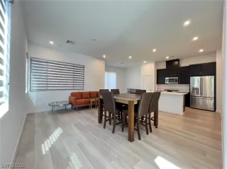 Photo #2: 2787536 Listing 