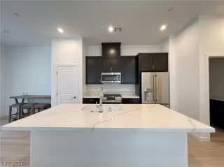 Photo #5: 2787536 Listing 