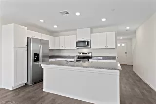 Photo #1: 2787560 Listing 