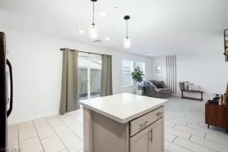 Photo #6: 2787572 Listing