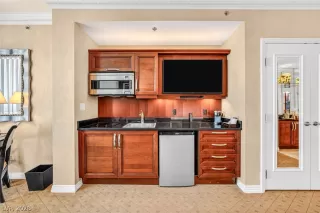 Photo #4: 2787589 Listing