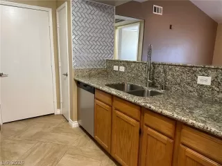 Photo #4: 2787630 Listing