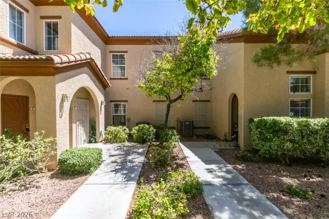 MLS: 2787638 Condo For Sale
