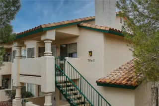 Photo #2: 2787695 Listing