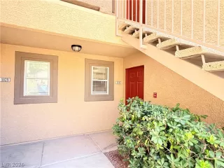 Photo #3: 2787713 Listing